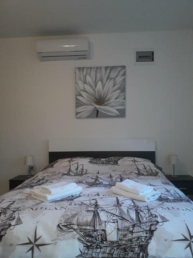 Apartments Lucija Senj  Luaran gambar